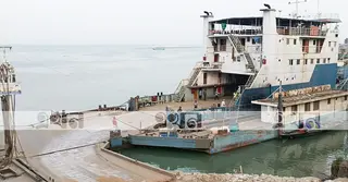 পাটুরিয়া-দৌলতদিয়া নৌরুটে ফেরি চলাচল বন্ধ